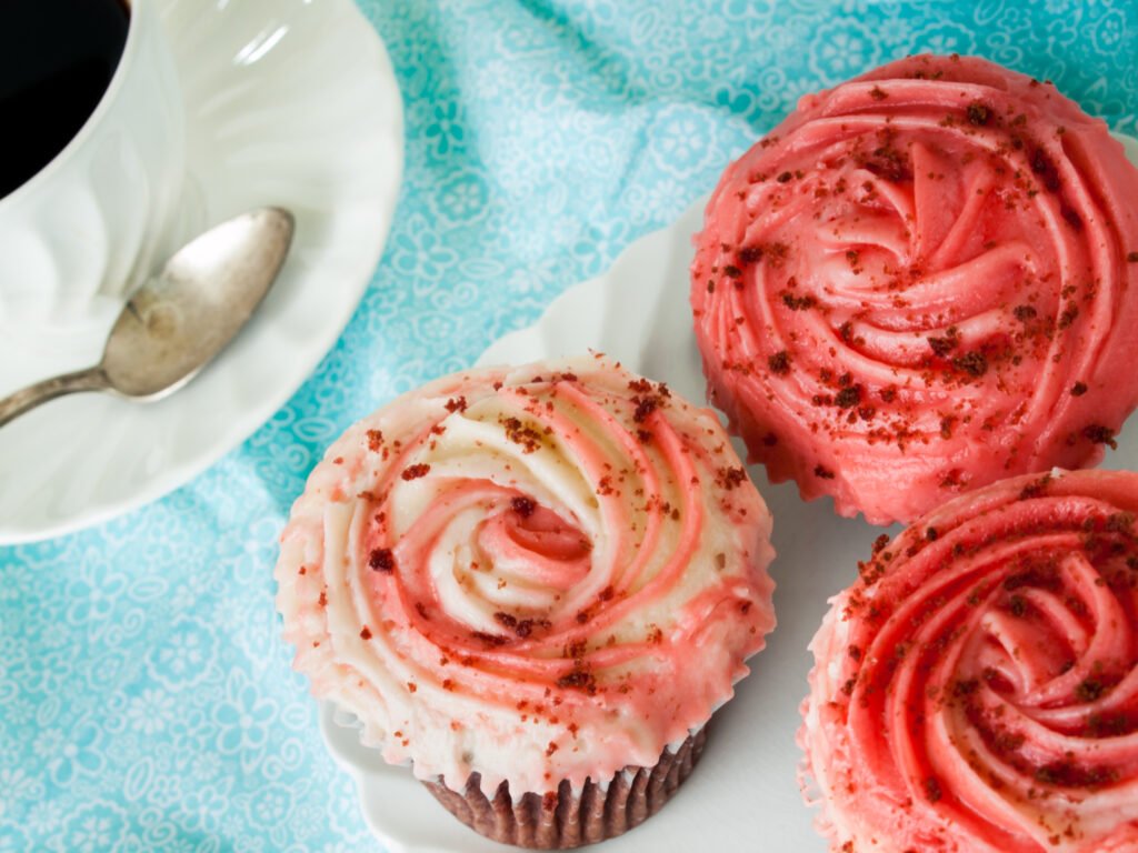 strawberry crunch cupcakes_2