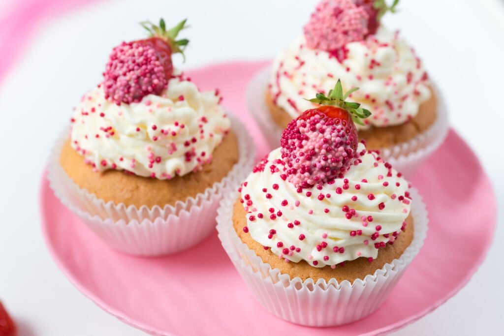 strawberry crunch cupcakes_4